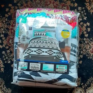 Twin XL (college dorm) bed set